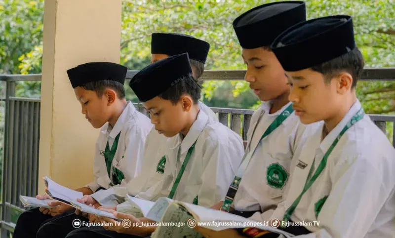 Fajrussalam : Merawat Warisan Perjuangan, Meneguhkan Adab, Menyiapkan Generasi Indonesia Emas 2045