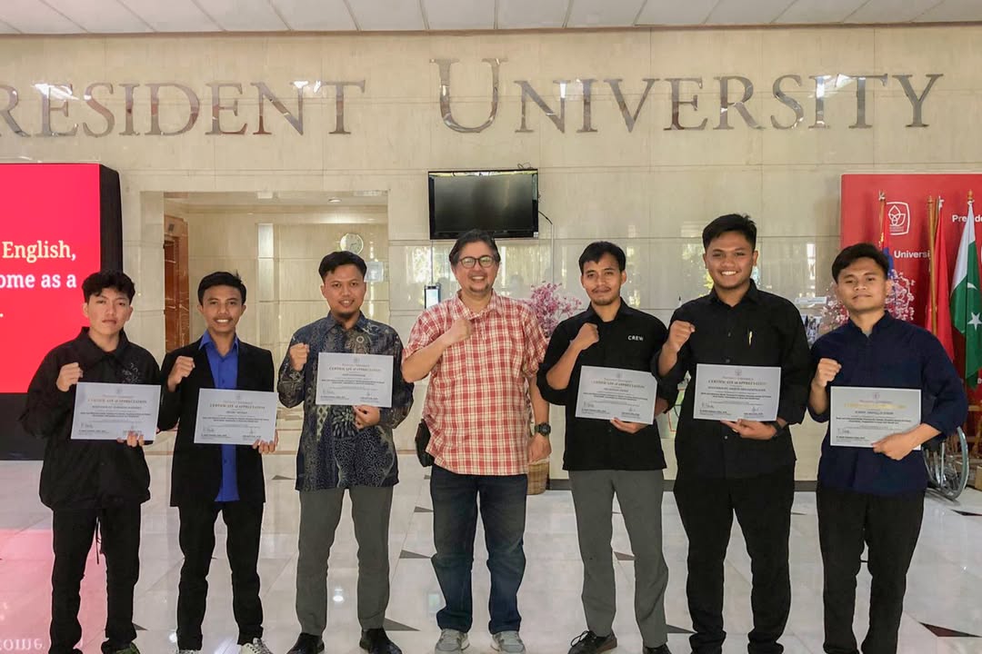 Enam Santri Fajrussalam Berlatih Media Di Universitas Presiden